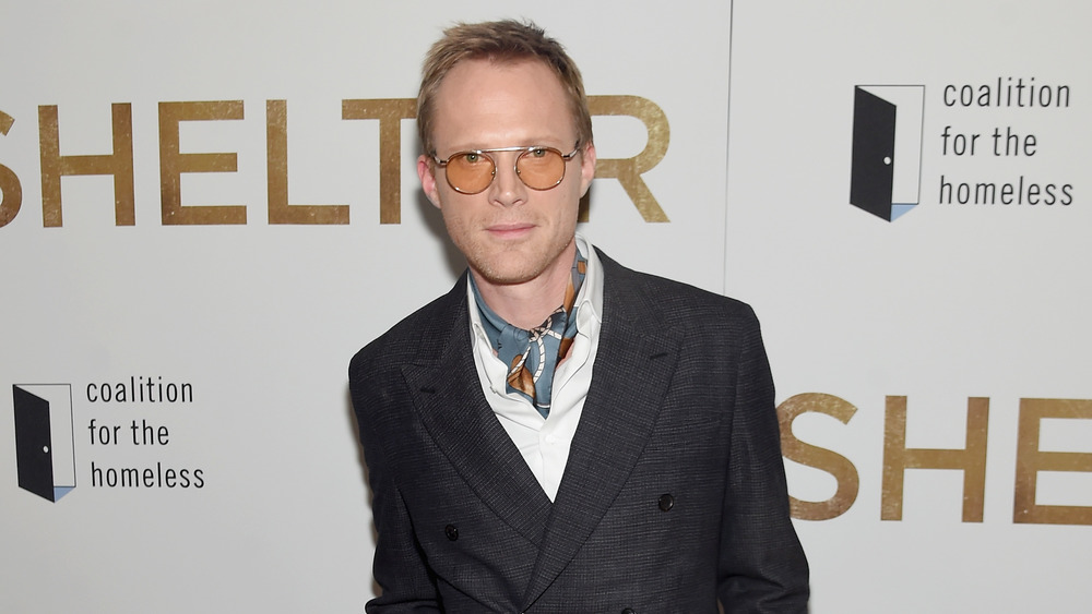 Paul Bettany smiling at the Shelter New York Premiere 
