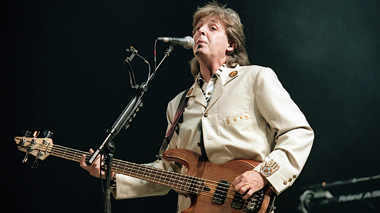 Paul McCartney singing