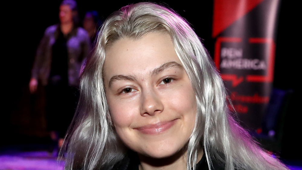 Phoebe Bridgers smiling