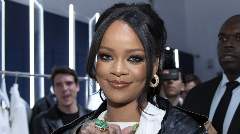 Rihanna wearing loose curls 