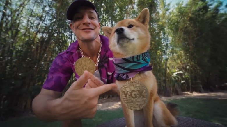 Rob Gronkowski in TV commercial for Voyager cryptocurrency