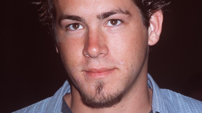 Late '90s Ryan Reynolds, posing