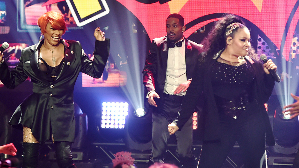 Salt-N-Pepa performs