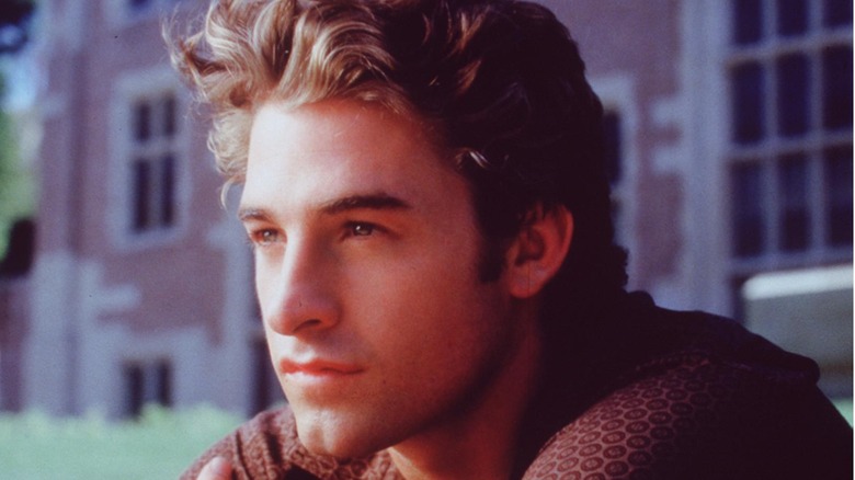 Scott Speedman looking away