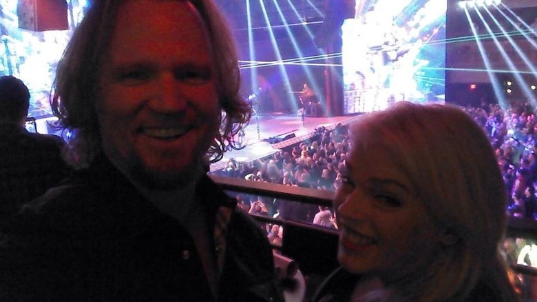 janelle and kody brown at concert
