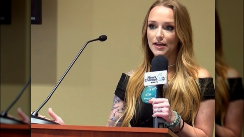 Maci Bookout speaking at event