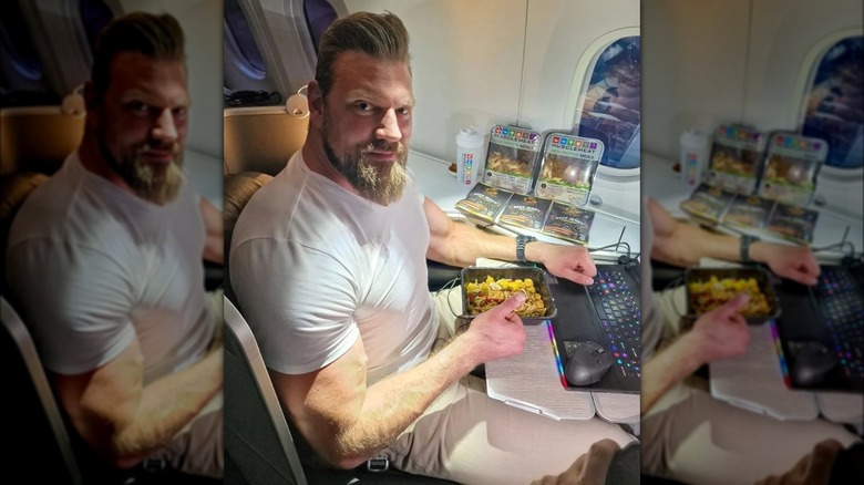 Olivier Richters eating his meals