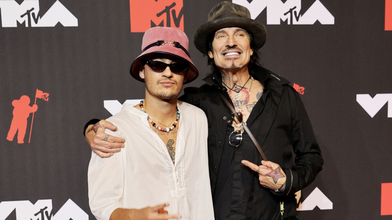 Brandon Lee and Tommy Lee posing