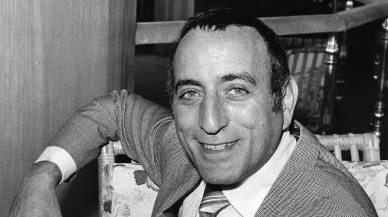 A young Tony Bennett smiling 