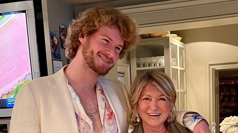 Yung Gravy with arm around Martha Stewart