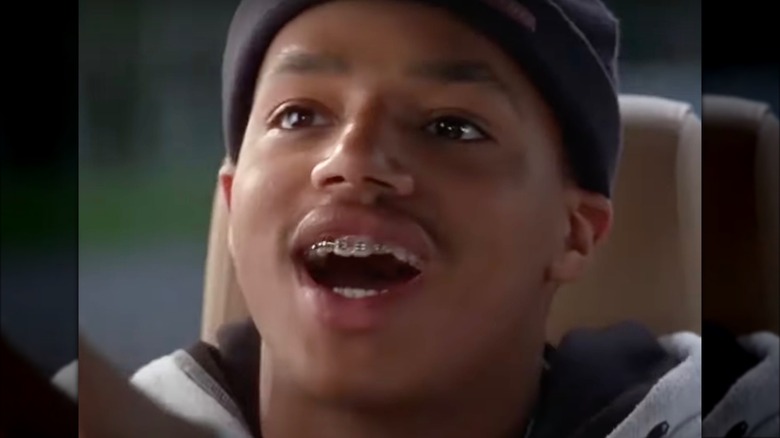 Donald Faison wearing braces in Clueless