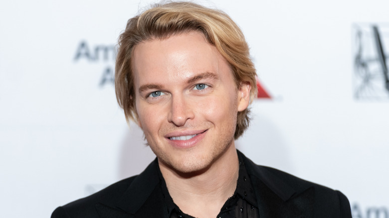 Ronan Farrow smiling