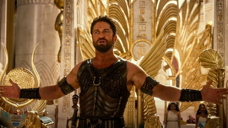 Gerard Butler in Gods of Egypt, arms to side