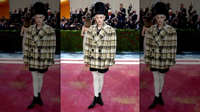Emma Corrin 2022 Met Gala Miu Miu ensemble