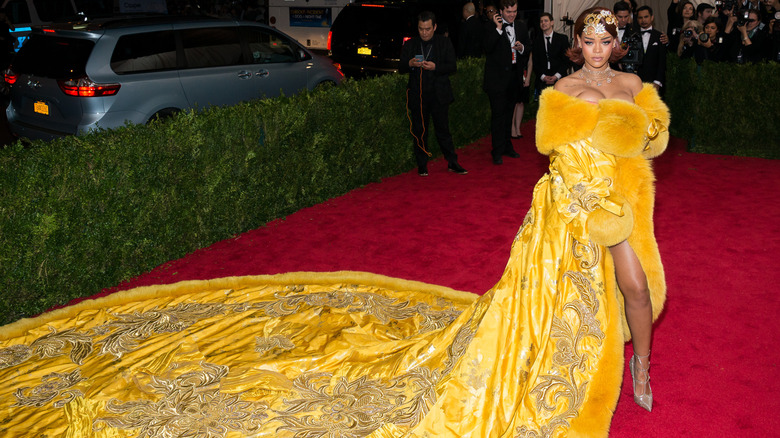 Rihanna Met Gala 2015 yellow robe dress