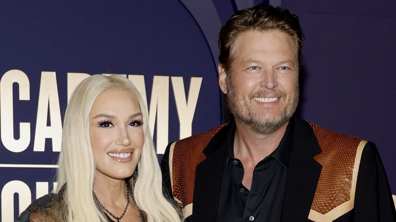 Gwen Stefani, Blake Shelton smiling