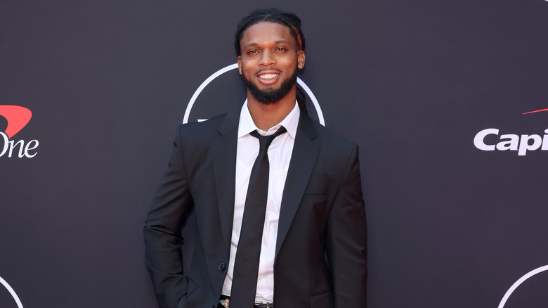 Damar Hamlin posing at the 2024 ESPYs