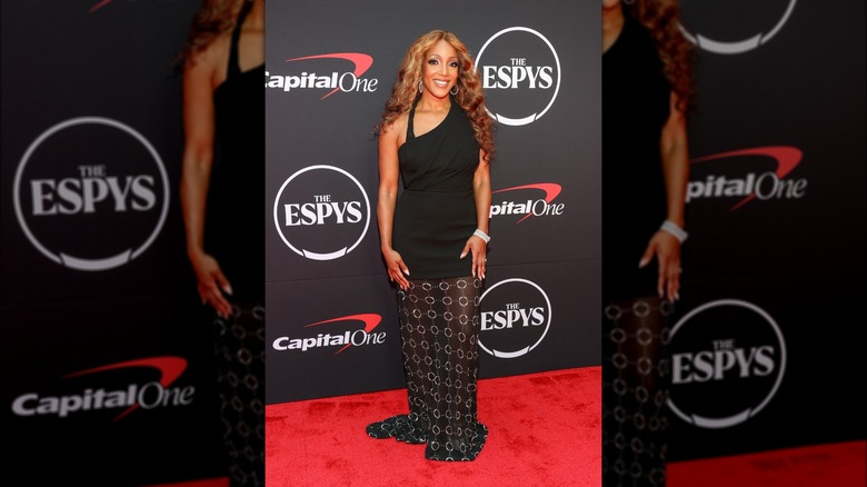 Mickey Guyton posing at the 2024 ESPYs