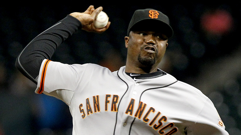 Guillermo Mota pitching