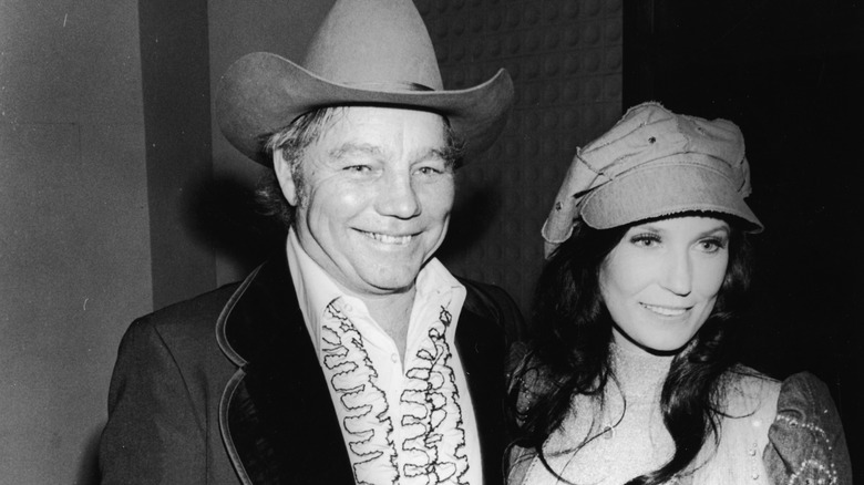 Oliver "Doolittle" Lynn, Loretta Lynn, 1975 photo