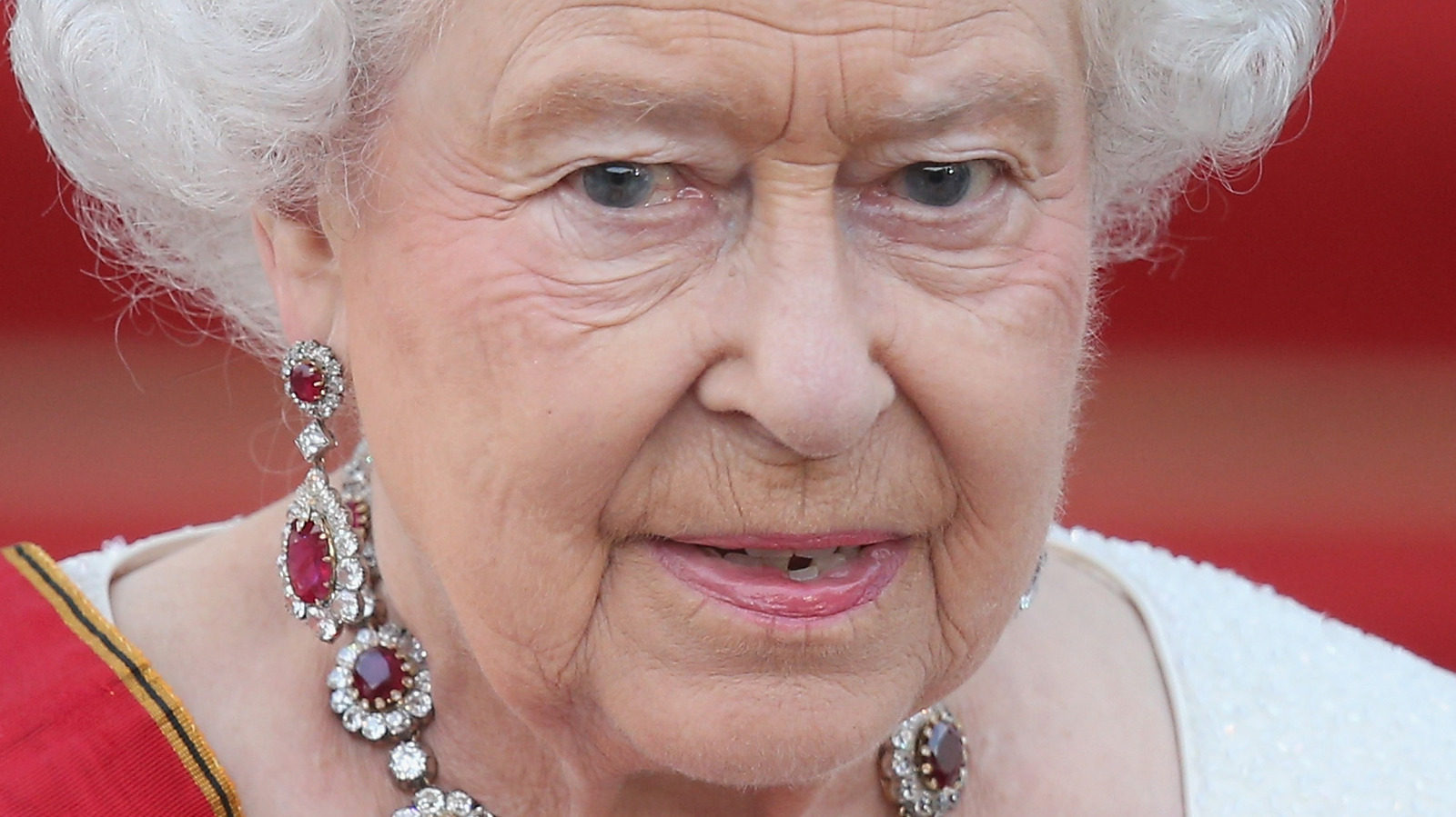 queen intruder queen intruder