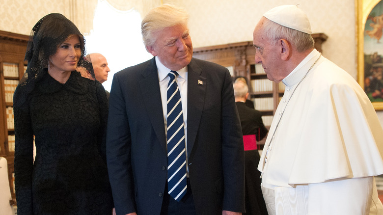 Melania Trump, Donald Trump, and Pope Francis meeting