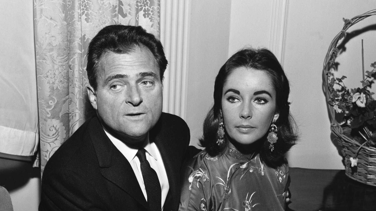 This 1957 Photo Of Elizabeth Taylor's Wedding To Mike Todd Hasn't Aged Well With Fans
