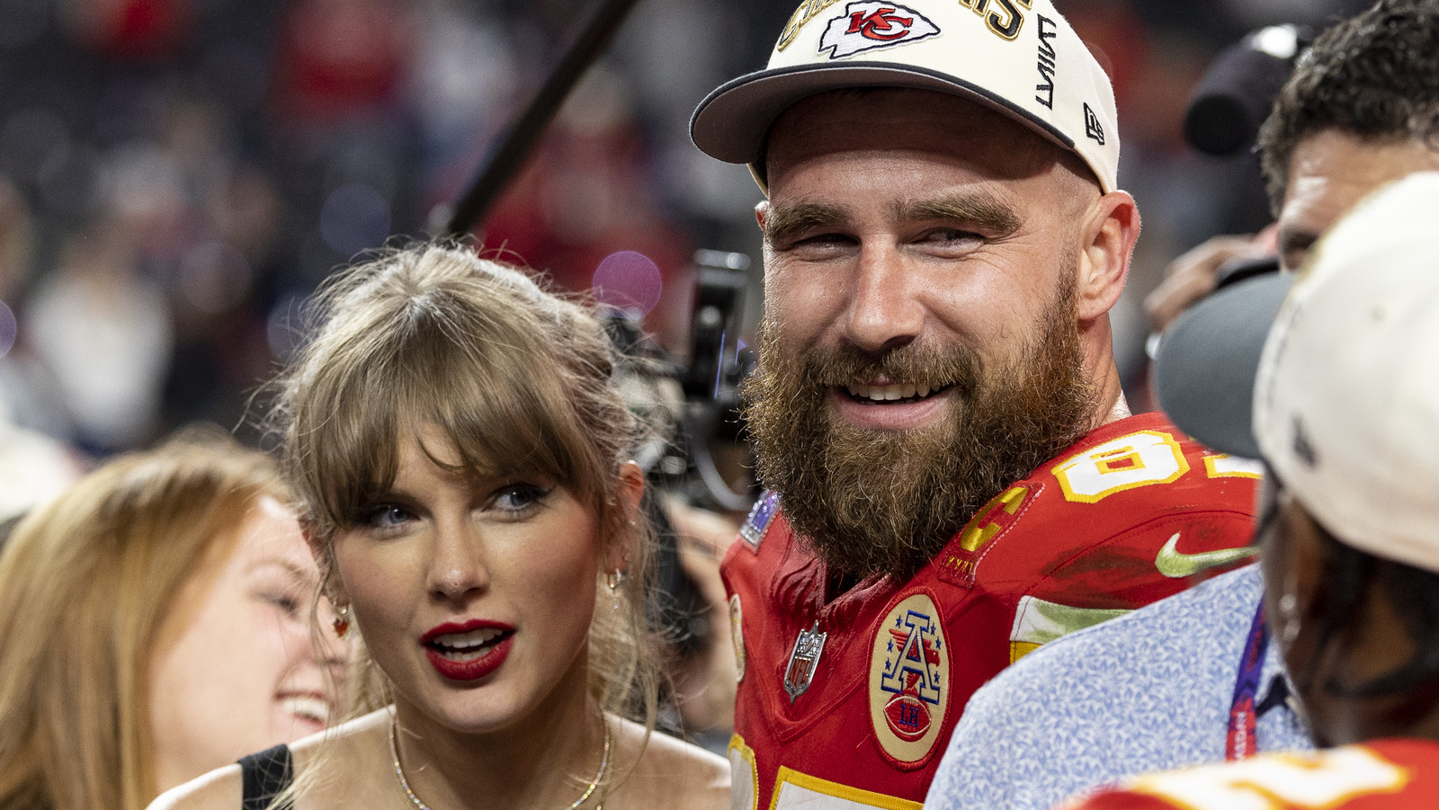 This Blunt Celeb Prediction On Taylor Swift & Travis Kelce's Future Is ...