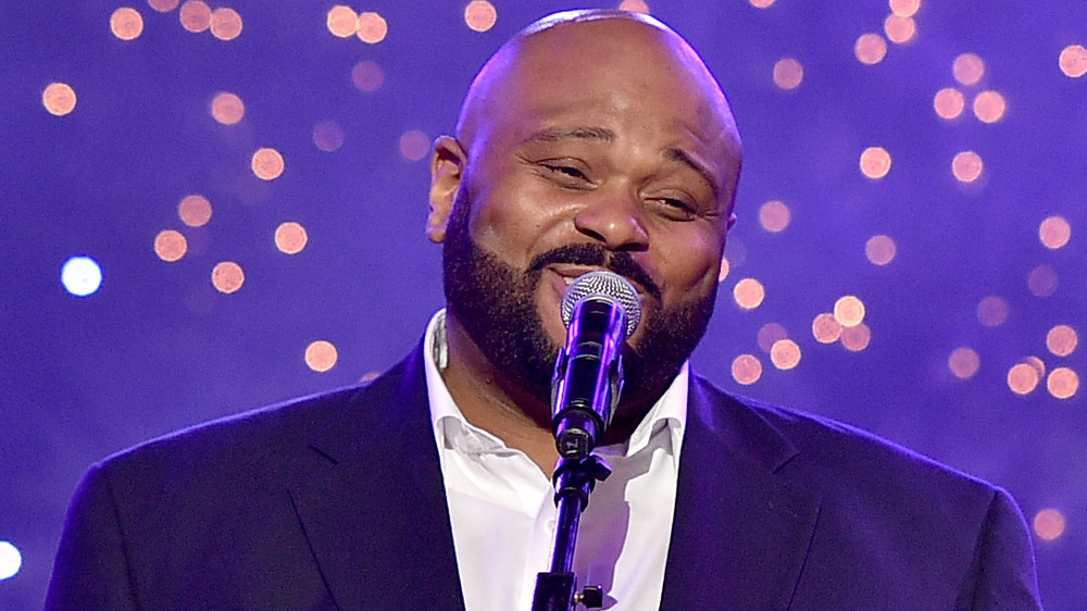 Ruben Studdard performing