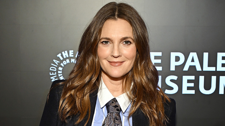 Drew Barrymore wearing brown lipstick