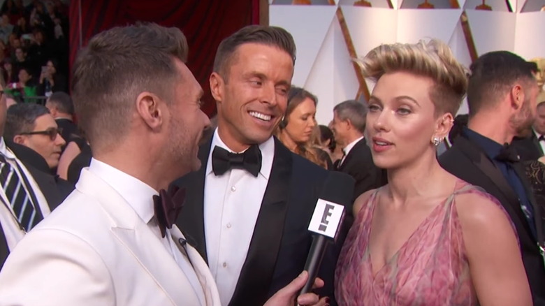 Ryan Seacrest and Scarlett Johansson on the red carpet