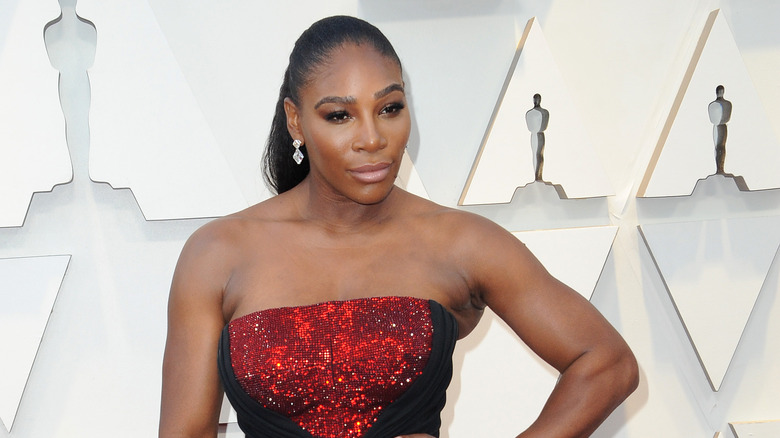 Serena Williams poses on the red carpet