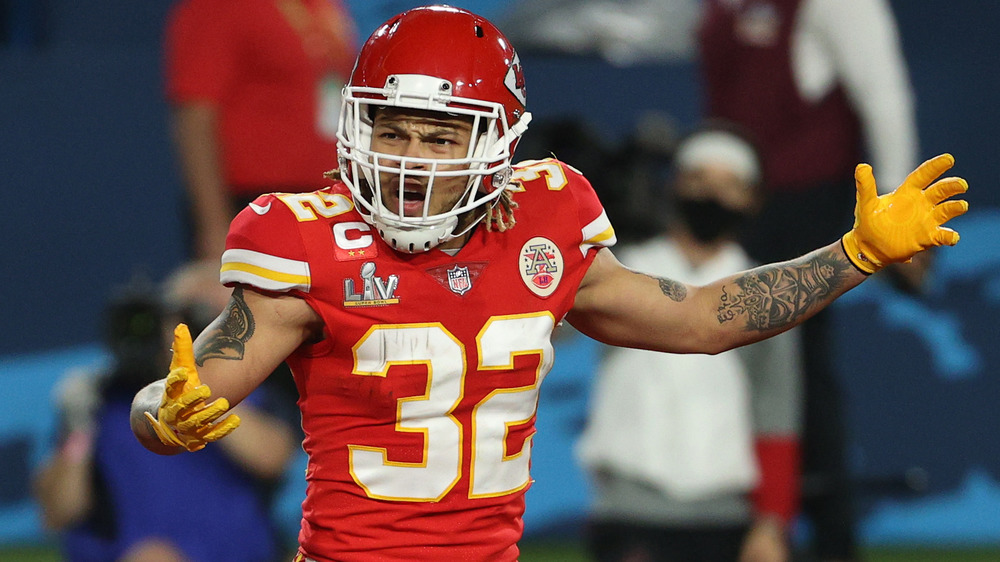 Tyrann Mathieu holding arms up during Super Bowl