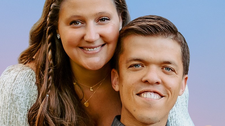 Tori and Zach Roloff embracing