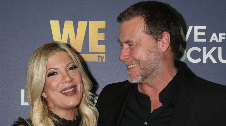 Tori Spelling and Dean McDermott at a 2018 event 