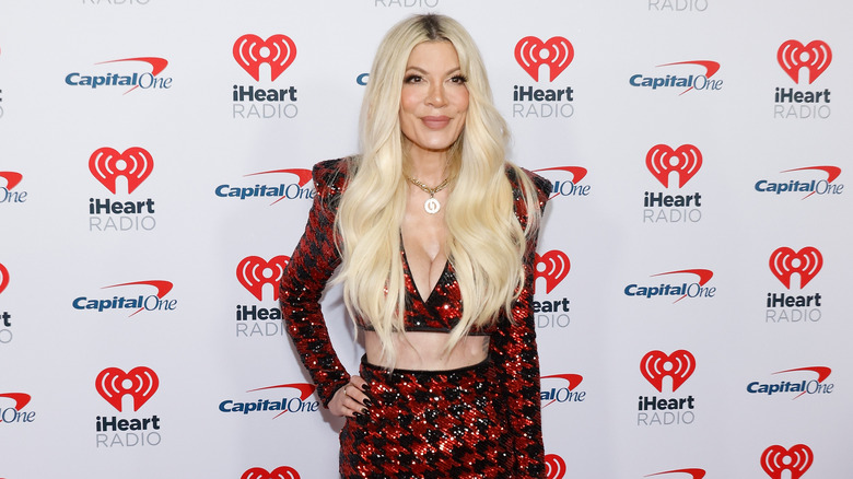 Tori Spelling red and black dress
