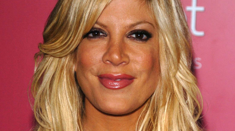 Tori Spelling in dark eye makeup