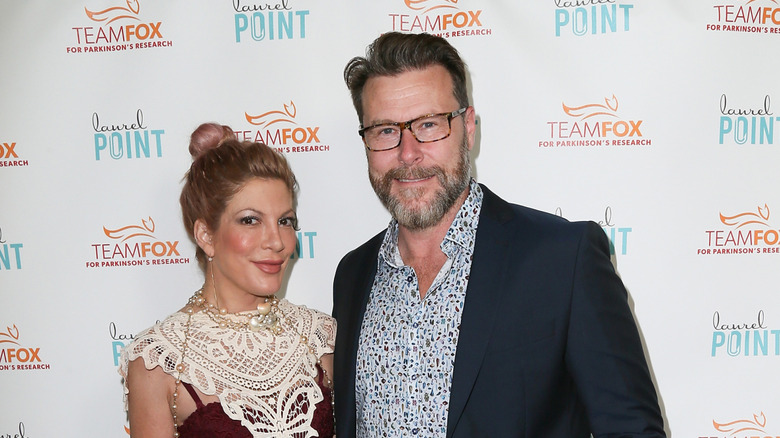 Tori Spelling and Dean McDermott on red carpet