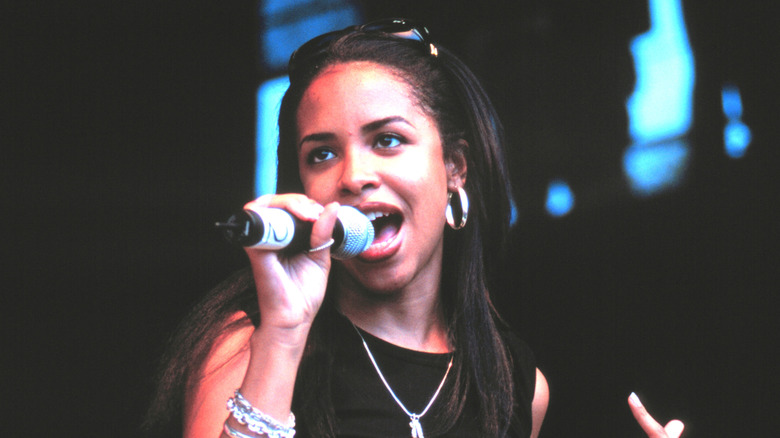 Aaliyah singing