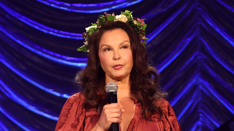 Ashley Judd speaking at Naomi Judd's celebration of life 