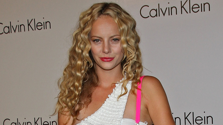 Bijou Phillips with long blonde hair