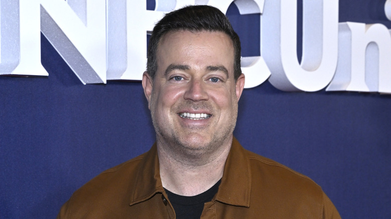 Carson Daly on a red carpet 