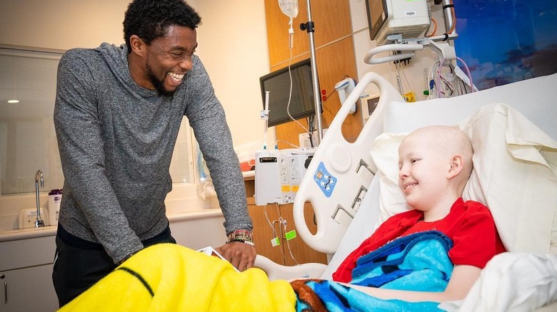 Chadwick Boseman speaks to hospitalized child
