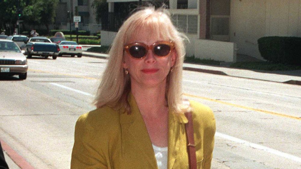 Sondra Locke appears in court in 1996