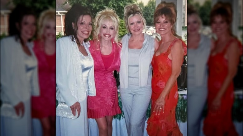 Dolly, Rachel, Cassie and Freida Parton at a wedding.