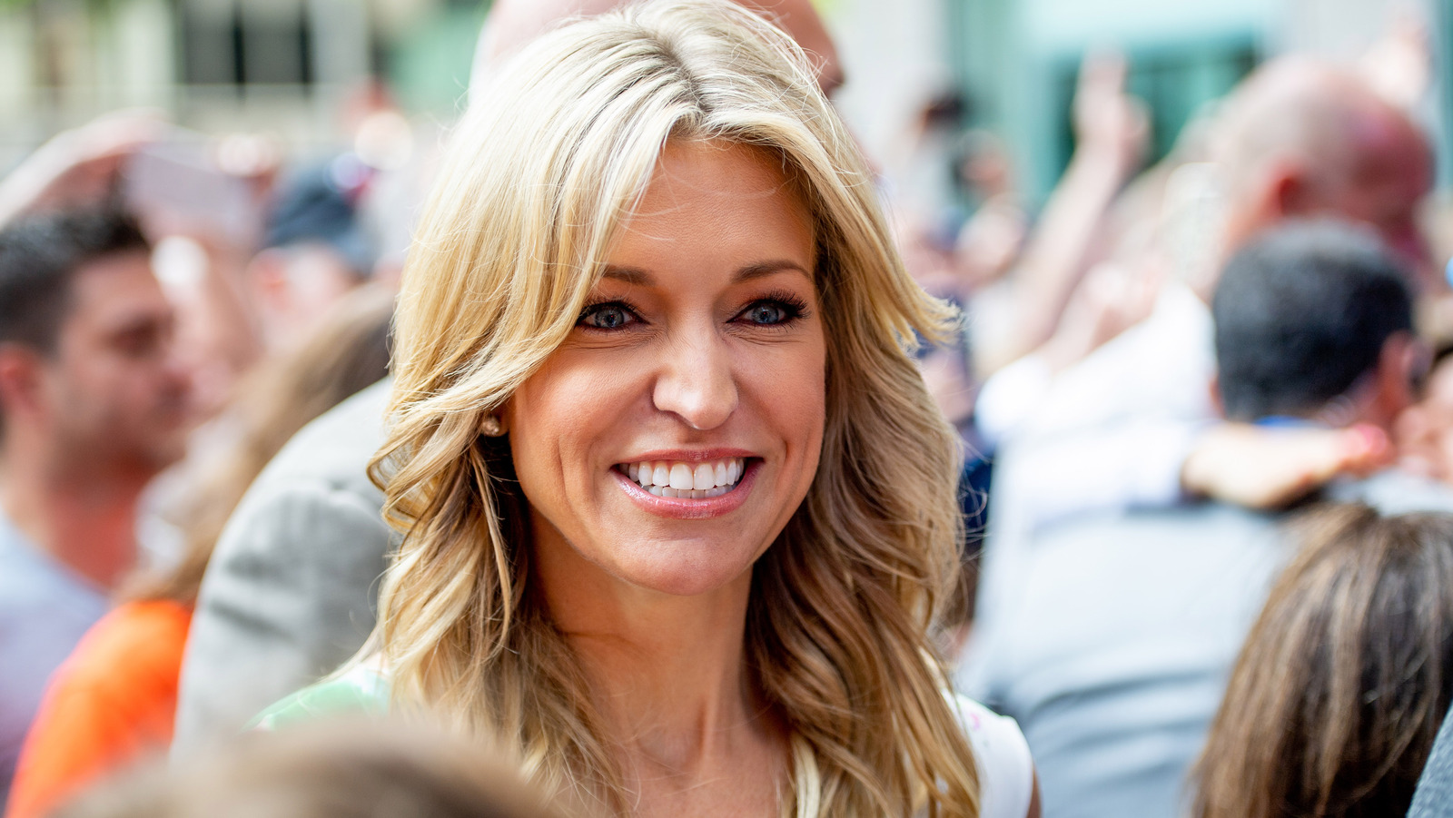 Tragic Details About Fox News Host Ainsley Earhardt