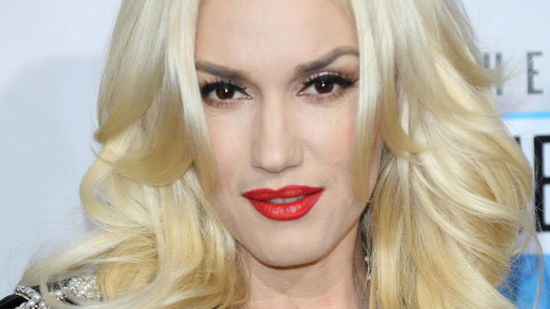 Gwen Stefani posing