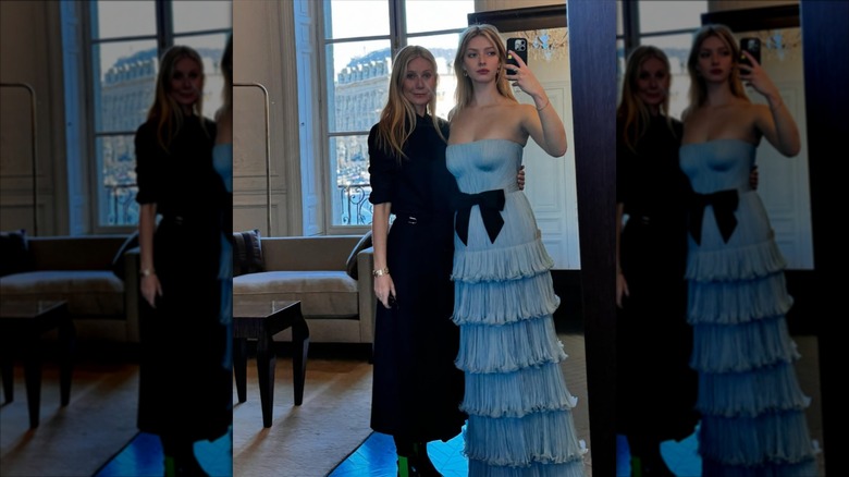 Apple Martin posing with mom Gwyneth Paltrow