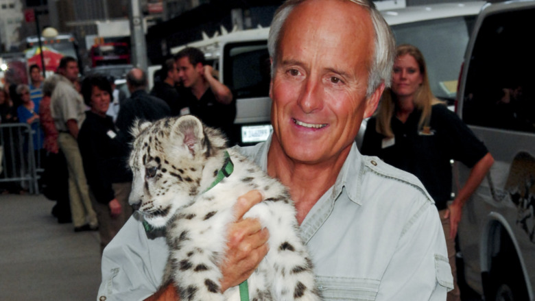 Jack Hanna and baby tiger