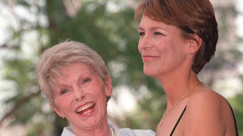 Jamie Lee Curtis hugging Janet Leigh